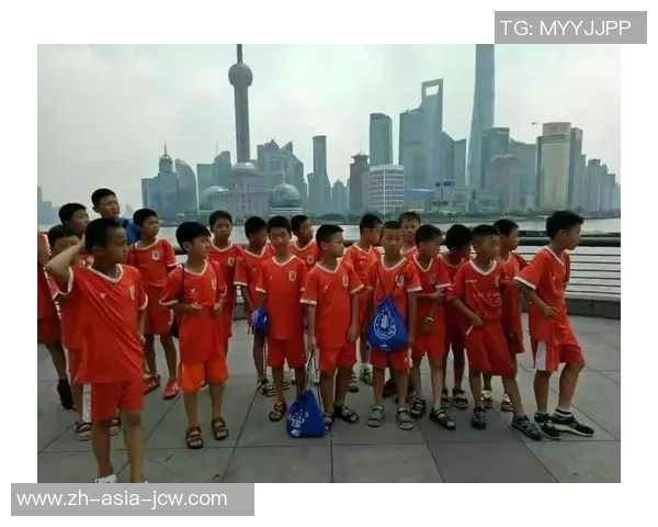 小学足球训练记录与成长历程分析及技巧提升总结