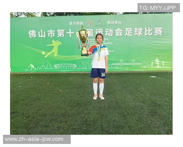 追逐梦想的绿茵场上冠军足球梦的奋斗与荣耀